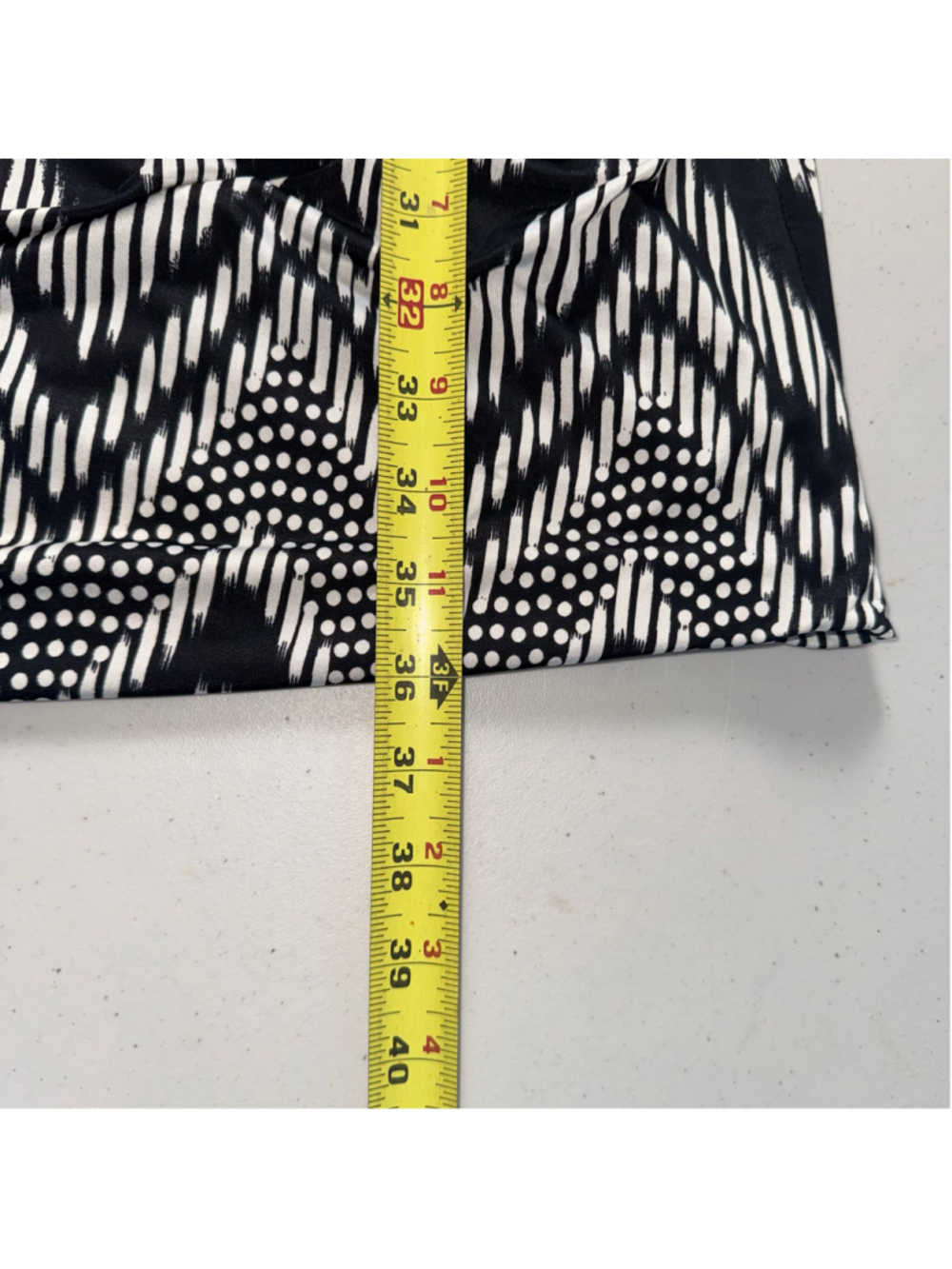 MISA Los Angeles Women's Midi Sheath Dress Size L Black White Chevron Print - Picture 10 of 11